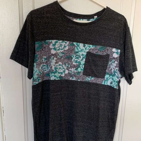 On the Byas Short Sleeve Floral T-shirt - Picture 1 of 5